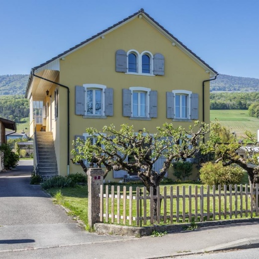 🏡 PROPRIÉTÉ DE CARACTÈRE SITUÉE À CHAMPAGNE 😍💚

Une visite s’impose. 😉

Prenons le temps de nous rencontrer. 
Tout simplement. 

#immobilier #proximmo #proximmoagenceimmobiliere #vente #icionvend