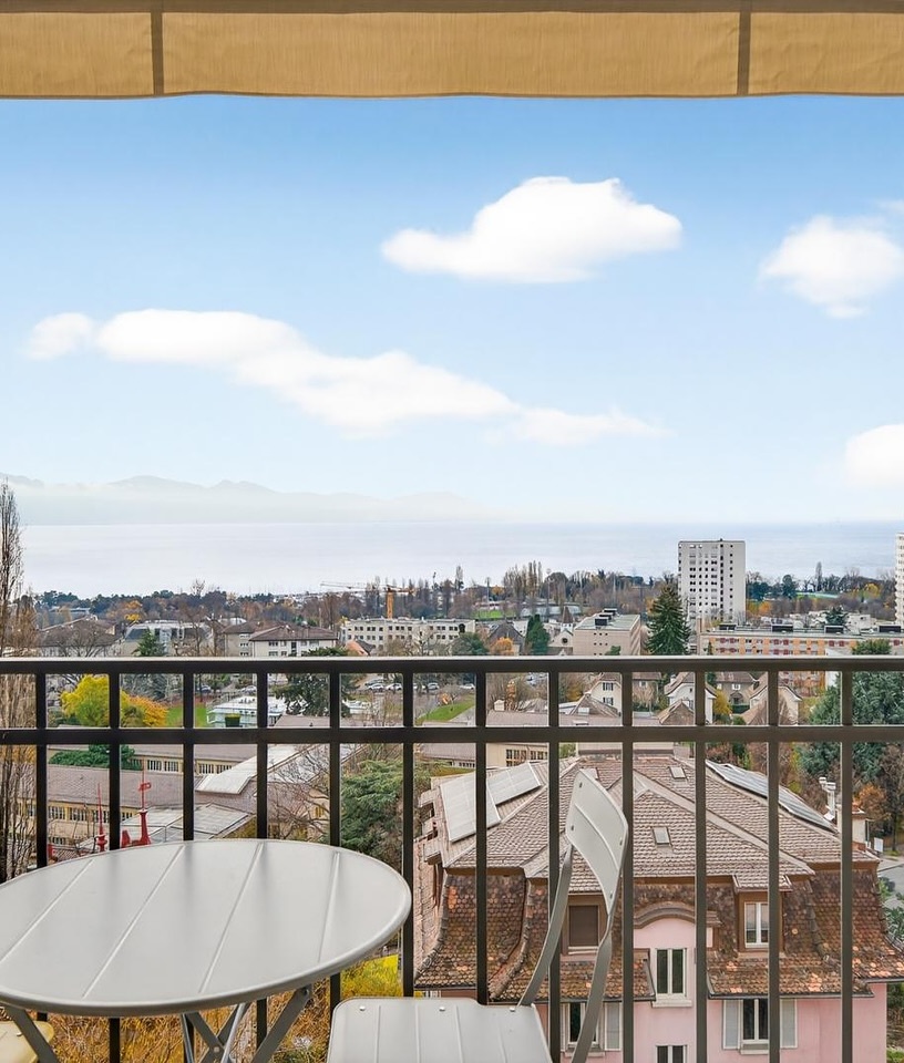 ?? LAUSANNE AVEC VUE ?✨

Splendide attique parfaitement situé au calme dans un quartier prisé à 5 mn du centre-ville et du bord du lac. ?

Prenons le temps de nous rencontrer. Tout simplement. ?

#proximmo #immobilier #proximmoagenceimmobilière #realestate #icionvend