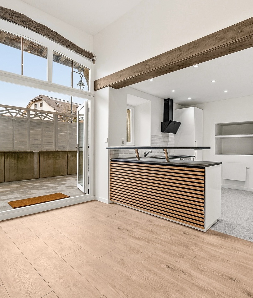 💚 BELLE OPPORTUNITÉ 🥰

Superbe bien rénové avec soins à saisir au centre de Commugny. 

Prenons le temps de nous rencontrer. Tout simplement. 🤗

#proximmo #immobilier #vente #realestate #icionvend