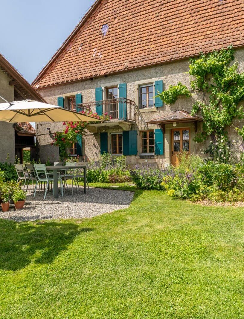 💚 UNIQUE ! VOTRE COIN DE PARADIS À 15 MIN DE LAUSANNE 😍🔑

Parfaitement située dans le charmant et paisible village de Vulliens, à 15 min de Lausanne, cette magnifique ferme d’époque rénovée jouit d’un cachet unique et d’un environnement très privilégié, protégé des nuisances et à quelques minutes de toutes les commodités. 

Et si votre prochain chez-vous se trouvait ici ? 😉

Prenons le temps de nous rencontrer. 
Tout simplement. 

#immobilier #proximmo #proximmoagenceimmobiliere  #icionvend