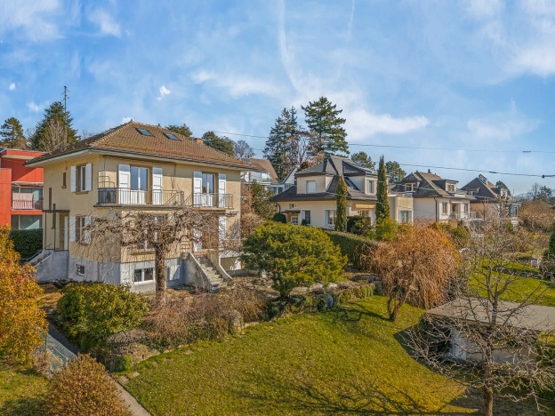 😍 RARE À LAUSANNE 🔑🍀

Coup de cœur pour cette magnifique villa individuelle parfaitement située dans un quartier prisé de Chailly.

Une visite s’impose ! 🤗

Prenons le temps de nous rencontrer. Tout simplement. ☺️

#proximmo #immobilier #vente #icionvend