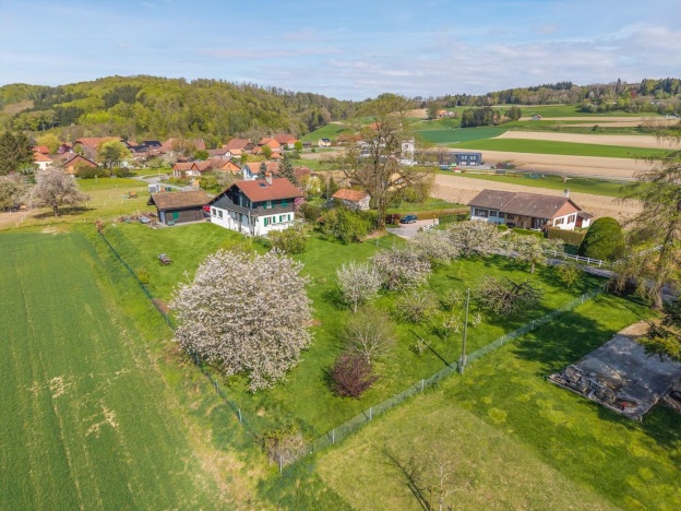😍 CHALET AU CALME AVEC GRAND JARDIN 🏡🔑

Une visite s’impose. 😉

Prenons le temps de nous rencontrer. 
Tout simplement. 

#immobilier #proximmo #proximmoagenceimmobiliere #vente #icionvend