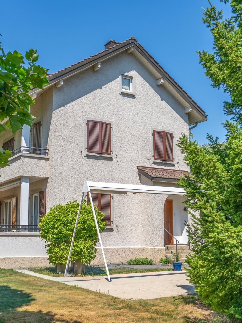 💚 𝐂𝐎𝐔𝐏 𝐃𝐄 𝐂𝐎𝐄𝐔𝐑 𝐀̀ 𝐃𝐄𝐍𝐆𝐄𝐒 😍😉

Idéalement située dans le village prisé de Denges, cette maison soigneusement entretenue séduira les amateurs de qualité et d’espace. Chaque détail a été pensé pour offrir un cadre de vie optimal. 🏡✨

Un bien à découvrir sans tarder. 😉

Prenons le temps de nous rencontrer. 
Tout simplement. 

#immobilier #proximmo #proximmoagenceimmobiliere  #icionvend