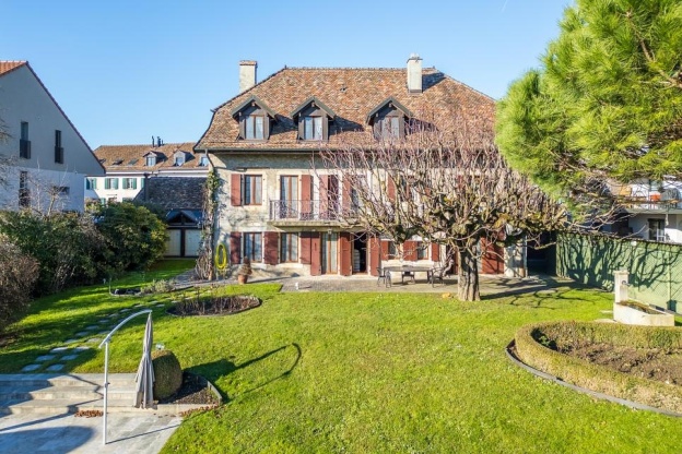 😍 COUP DE CŒUR AUX PORTES DE MORGES 🔑🍀

Superbe bâtisse d’époque érigée au sein d’une magnifique parcelle à 12 min de Morges. 

Une visite s’impose ! 😉

Prenons le temps de nous rencontrer. Tout simplement. 🤗

#proximmo #immobilier #vente #realestate #icionvend