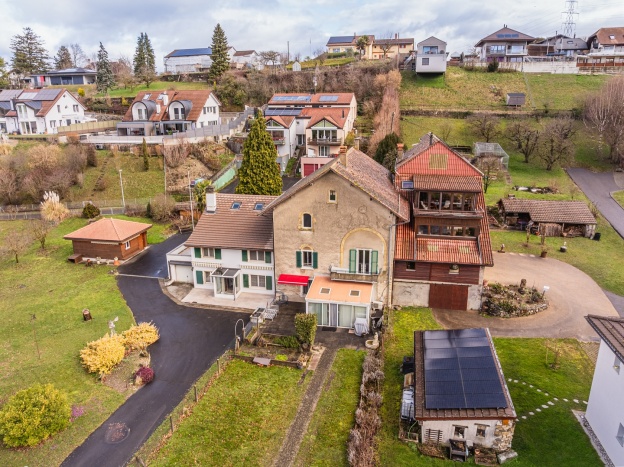 😍 BELLE OPPORTUNITÉ À SAISIR ! 🔥🔑

À visiter rapidement à Chavornay, belle bâtisse avec potentiel. 

Prenons le temps de nous rencontrer. Tout simplement. 😉

#proximmo #immobilier #realestate #vente #icionvend