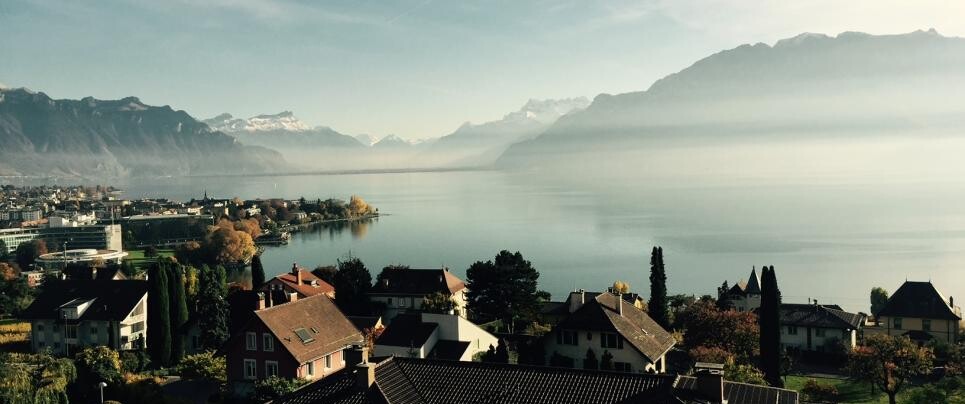 VUE IMPRENABLE À DEUX PAS DU LAC