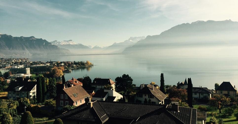 VUE IMPRENABLE À DEUX PAS DU LAC