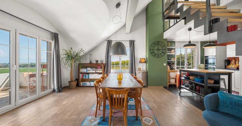 ATTIQUE CONTEMPORAIN AU COEUR DU CALME VAUDOIS