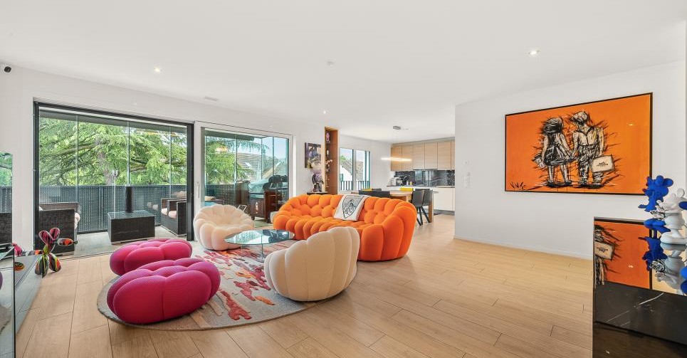 CONTEMPORARY APARTMENT & CLOSE TO EVERYTHING