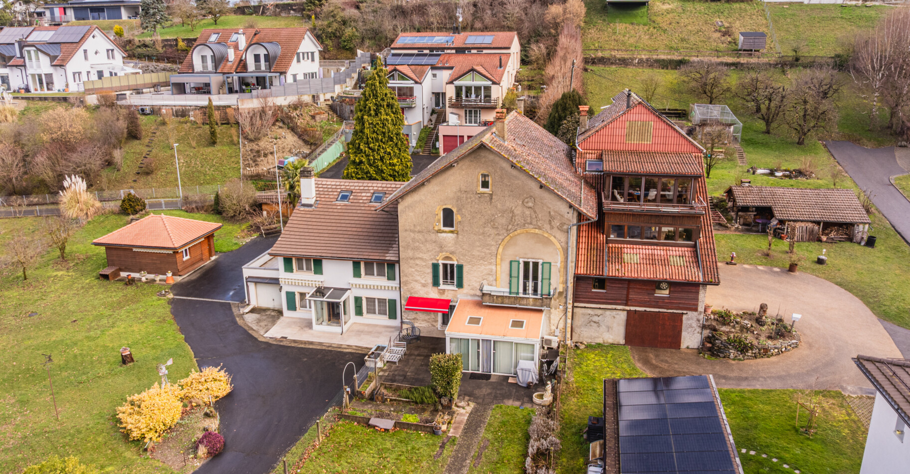 MAISON D'HABITATION AVEC POTENTIEL CONSTRUCTIBLE A CHAVORNAY