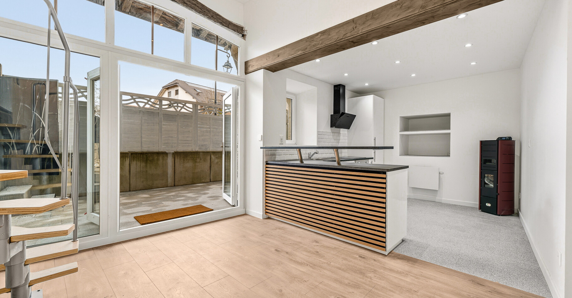 DUPLEX DE CHARME ENTIÈREMENT RÉNOVÉ