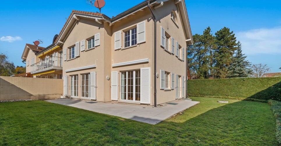 GRANDE VILLA FAMILIALE EN TERRE SAINTE