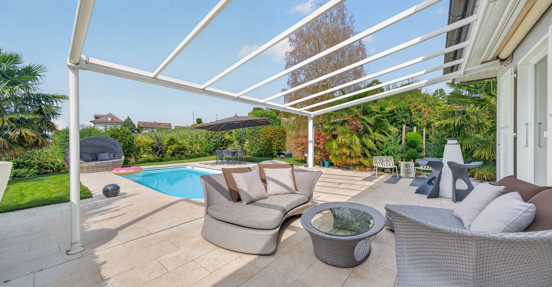 EN BORD DE VIGNE, VILLA AVEC PISCINE À 5 MIN DE MORGES