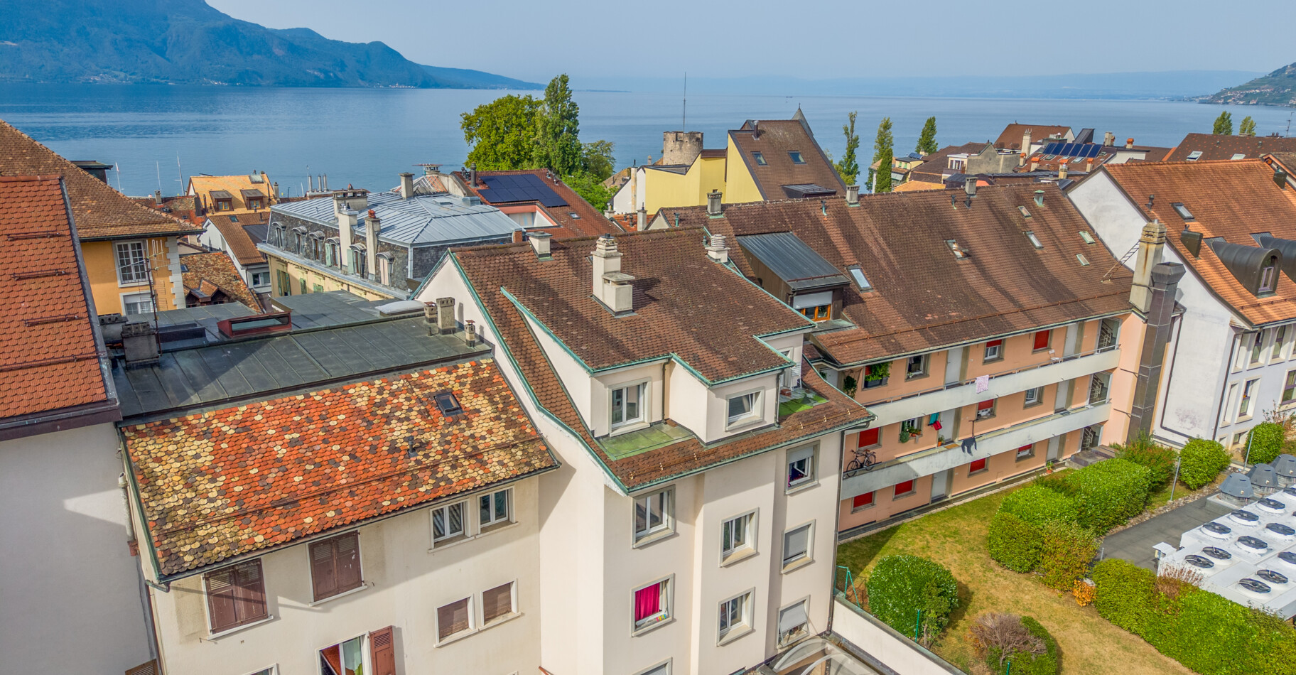 Immeuble de rendement mixte – 9 lots – 100 % loué