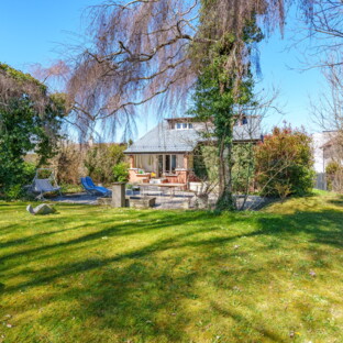 EN EXCLUSIVITÉ - Élégante villa rénovée dans un cadre de vie paisible