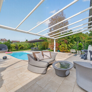 EN BORD DE VIGNE, VILLA AVEC PISCINE À 5 MIN DE MORGES