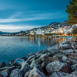 Exclusivité PROXIMMO ! Votre superbe 3.5 pièces refait à neuf, sur la Riviera.