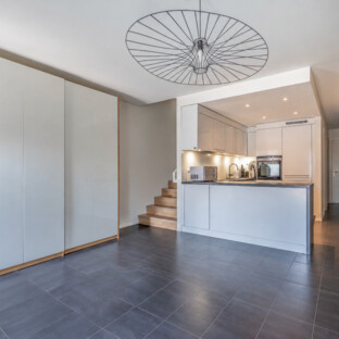 Entre ville et nature, un triplex familial d'exception au Mont-sur-Lausanne