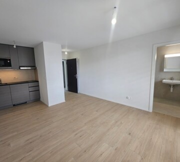 DERNIER STUDIO AU REZ-DE-JARDIN !