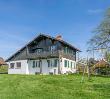 CHALET AU CALME AVEC GRAND JARDIN