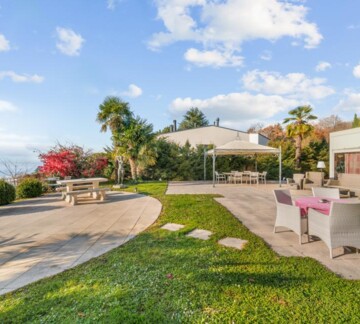 VUE PANORAMIQUE ET CALME ABSOLU À LUTRY !