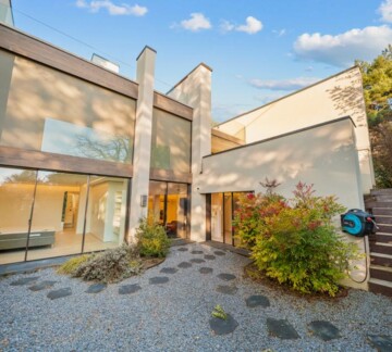 Superbe maison de ville avec jardin et piscine au coeur de Chailly
