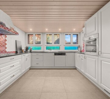 Spacieux duplex entièrement rénové avec grande terrasse exterieur