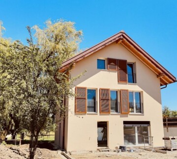 NOUVELLE VILLA SPACIEUSE EN CONSTRUCTION