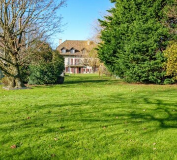 OPPORTUNITÉ RARE DE VIVRE DANS UN CADRE ENCHANTEUR