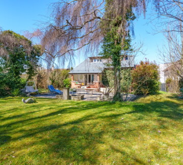 EN EXCLUSIVITÉ - Élégante villa rénovée dans un cadre de vie paisible