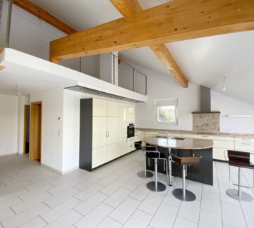 APPARTEMENT ATTIQUE AVEC TERRASSE IDEALEMENT SITUE A ORBE !