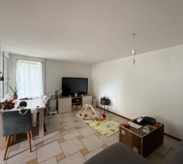 VILLA LOCATIVE IDÉALEMENT SITUÉE À 5 MINUTES DE LAUSANNE (CRISSIER) !