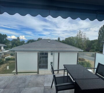 MAGNIFIQUE APPARTEMENT AVEC BALCON À 200M DU LAC