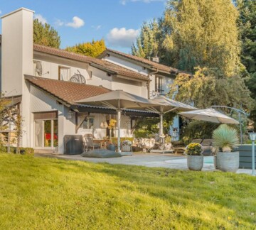 BIEN D'EXCEPTION SUR GRANDE PARCELLE ARBORÉE