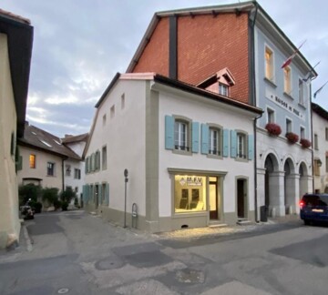 IMMEUBLE ENTIEREMENT RENOVE AVEC 4.08 % NET