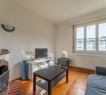 POUR INVESTISSEURS ! ATTIQUE AU CENTRE-VILLE !