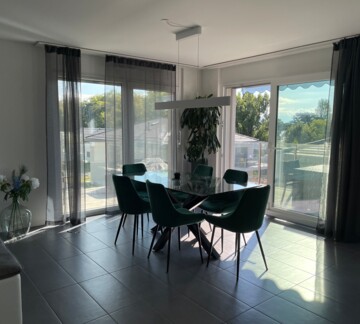 MAGNIFIQUE APPARTEMENT AVEC BALCON À 200M DU LAC