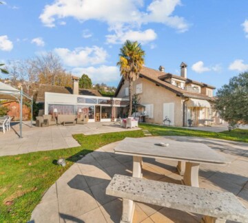 VUE PANORAMIQUE ET CALME ABSOLU À LUTRY !