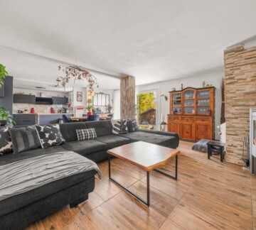 VILLA FAMILIALE AVEC PISCINE AU COEUR DE LUCENS