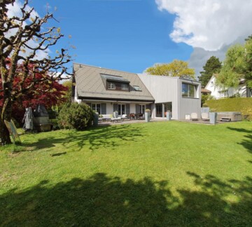 MAGNIFIQUE DEMEURE AVEC JACUZZI