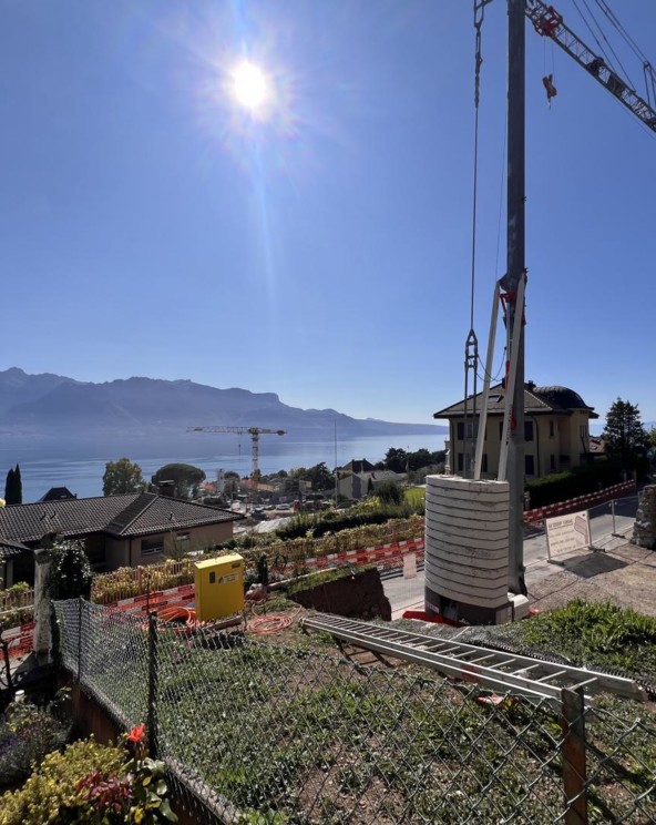 VUE LAC / CHANTIER EN COURS