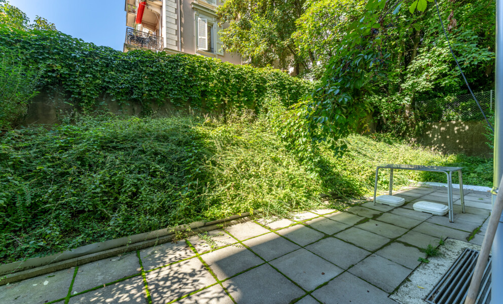 EMPLACEMENT RARE, À DEUX PAS DU CENTRE-VILLE !