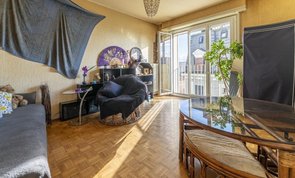 EMPLACEMENT RARE, À DEUX PAS DU CENTRE-VILLE !