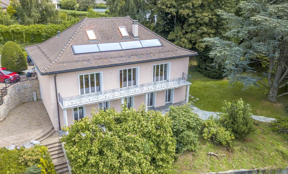 MAGNIFIQUE PROPRIETE PROCHE DE LAUSANNE