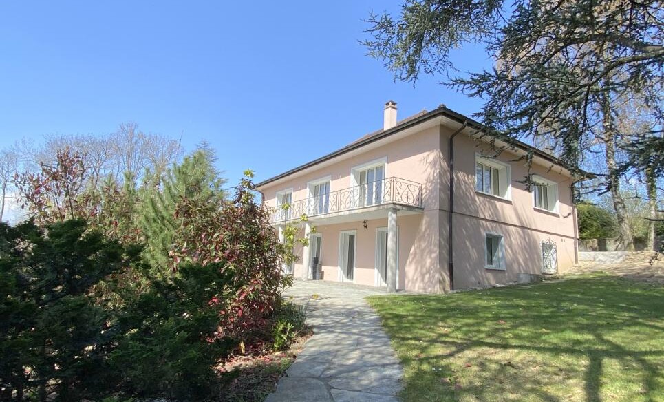 MAGNIFIQUE PROPRIETE PROCHE DE LAUSANNE