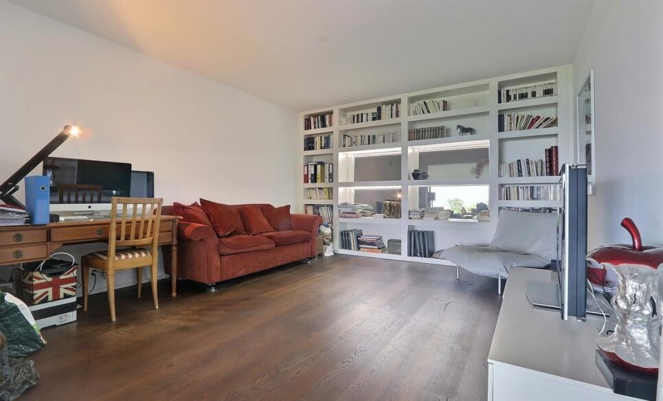 SPLENDIDE VUE SUR LE LAC DANS UN ÉCRIN DE VERDURE