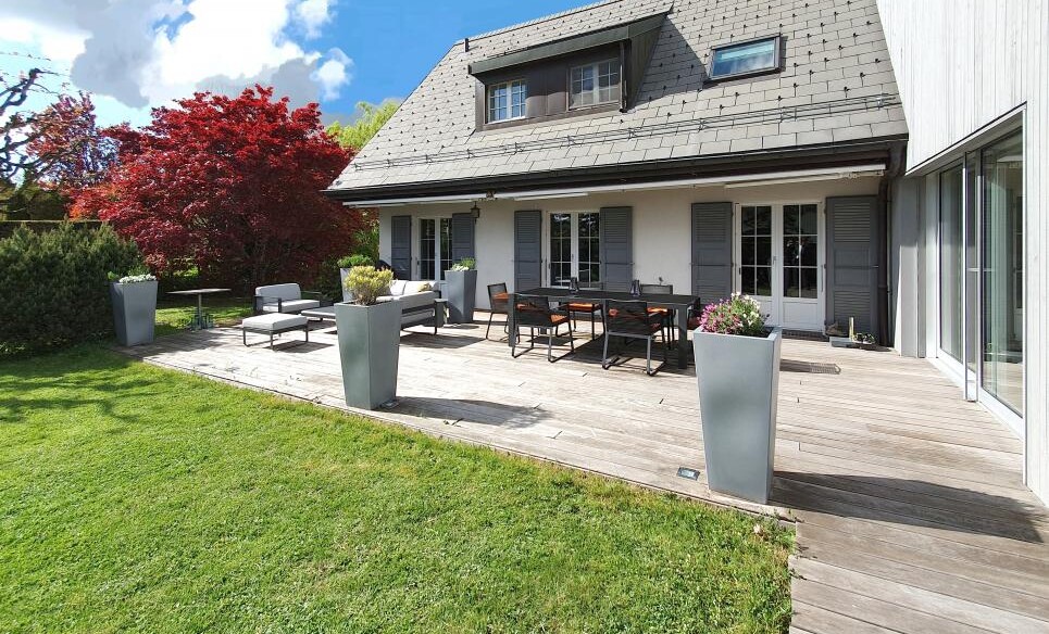 MAGNIFIQUE DEMEURE AVEC JACUZZI