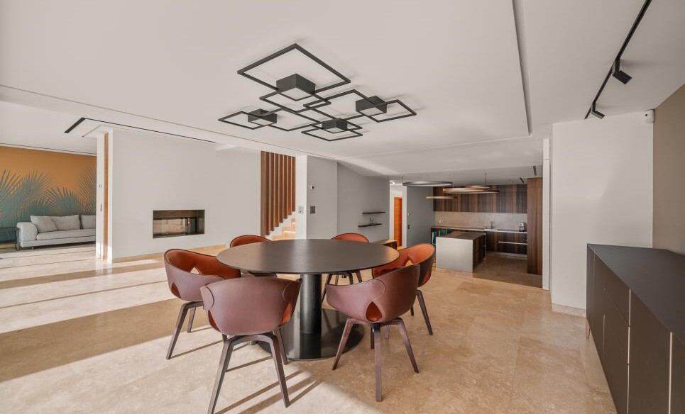 Superb Townhouse with Garden and Pool in the Heart of Chailly