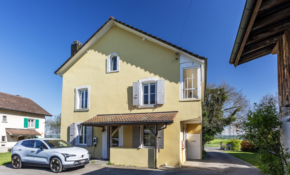 Maison d'habitation (ou locative) parfaitement située à Champagne !