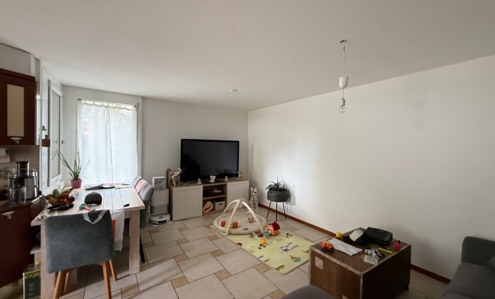 VILLA LOCATIVE IDÉALEMENT SITUÉE À 5 MINUTES DE LAUSANNE (CRISSIER) !